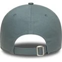 graue-verstellbare-curved-cap-mit-grauem-logo-9forty-league-essential-der-new-york-yankees-mlb-von-new-era