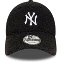 schwarze-verstellbare-curved-cap-9forty-winter-borg-der-new-york-yankees-mlb-von-new-era