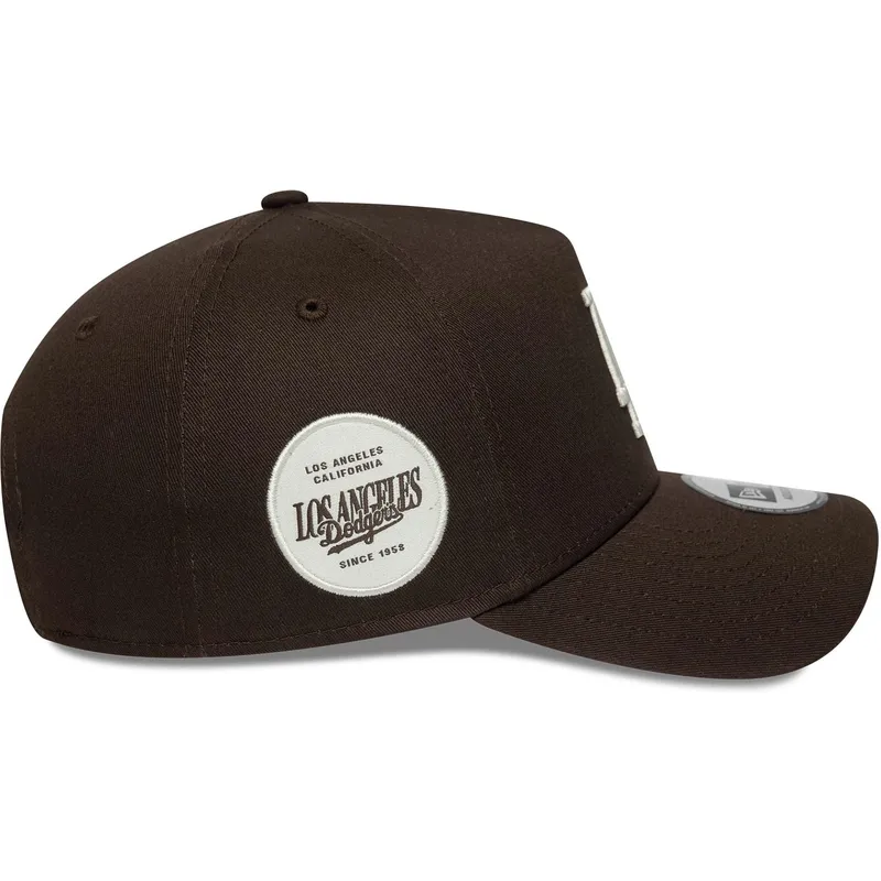 braune-gebogene-snapback-kappe-9forty-e-frame-side-patch-der-los-angeles-dodgers-mlb-von-new-era