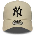 gorra-curva-beige-snapback-9forty-e-frame-side-patch-de-new-york-yankees-mlb-de-new-era