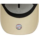 gorra-curva-beige-snapback-9forty-e-frame-side-patch-de-new-york-yankees-mlb-de-new-era
