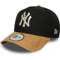 schwarze-und-braune-snapback-kappe-9forty-e-frame-mit-gebogenem-schirm-aus-wildleder-der-new-york-yankees-mlb-von-new-era