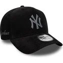 gorra-curva-negra-ajustable-9forty-e-frame-cord-de-new-york-yankees-mlb-de-new-era