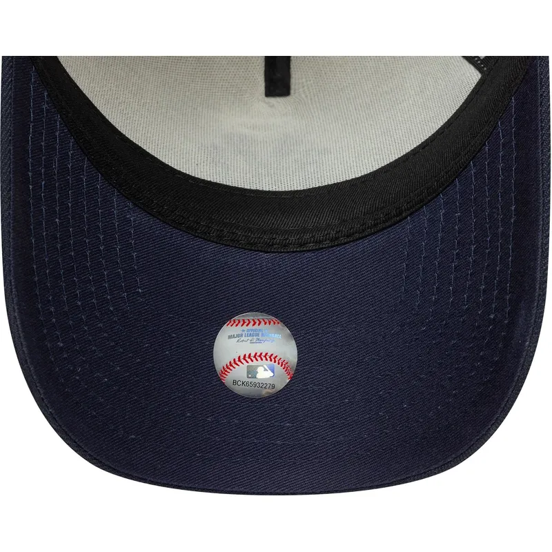 beige-und-marineblaue-gebogene-snapback-kappe-9forty-e-frame-world-series-patch-der-new-york-yankees-mlb-von-new-era
