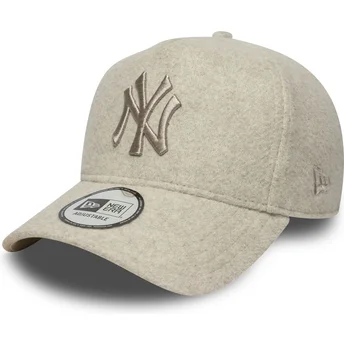Beige gebogene Snapback-Kappe mit beige Logo 9FORTY E Frame Melton der New York Yankees MLB von New Era