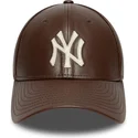 verstellbare-braune-9forty-m-crown-img-lederkappe-mit-gebogenem-schirm-der-new-york-yankees-mlb-von-new-era