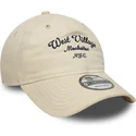 beige-verstellbare-curved-cap-west-village-9twenty-wordmark-von-new-era