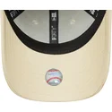 cap-zaoblena-beige-adjustable-strap-rosa-9forty-league-essential-new-york-yankees-mlb-new-era