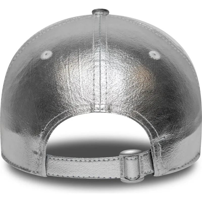 siltovka-zaoblena-strieborna-nastavitelny-plateada-9forty-metallic-new-york-yankees-mlb-new-era siltovka-zaoblena-strieborna-nastavitelny-plateada-9forty-metallic-new-york-yankees-mlb-new-era