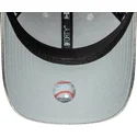 siltovka-zaoblena-strieborna-nastavitelny-plateada-9forty-metallic-new-york-yankees-mlb-new-era