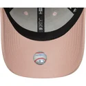 rosa-verstellbare-curved-cap-fur-damen-mit-rosa-logo-9forty-league-essential-der-los-angeles-dodgers-mlb-von-new-era