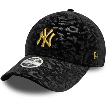 Schwarze verstellbare Curved Cap für Damen mit gelbem Logo 9FORTY Leo Velour Metallic der New York Yankees MLB von New Era