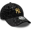 siltovka-zaoblena-cierna-nastavitelny-9forty-leo-velour-metallic-new-york-yankees-mlb-new-era