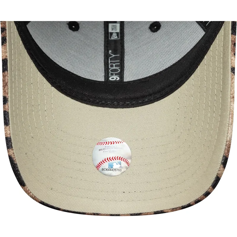 siltovka-zaoblena-leopardi-nastavitelny-9forty-leo-velour-new-york-yankees-mlb-new-era