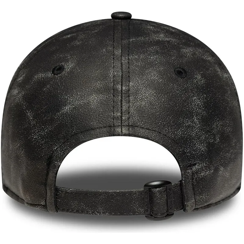 cap-zaoblena-black-adjustable-strap-9twenty-worn-pu-new-york-yankees-mlb-new-era