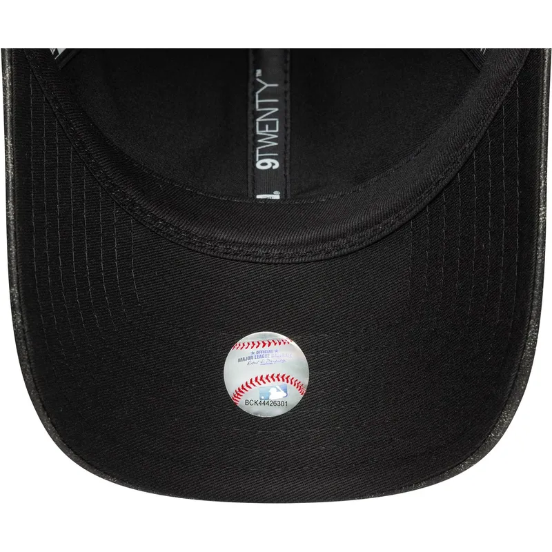 cap-zaoblena-black-adjustable-strap-9twenty-worn-pu-new-york-yankees-mlb-new-era