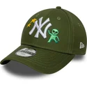 grune-gebogene-verstellbare-kinderkappe-9forty-space-icon-der-new-york-yankees-mlb-von-new-era