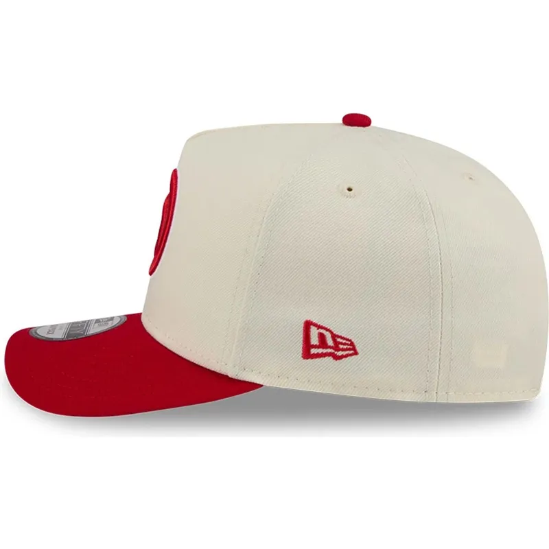 beige-und-rote-gebogene-snapback-kappe-9fifty-a-frame-precurved-hardwood-classics-der-atlanta-hawks-nba-von-new-era