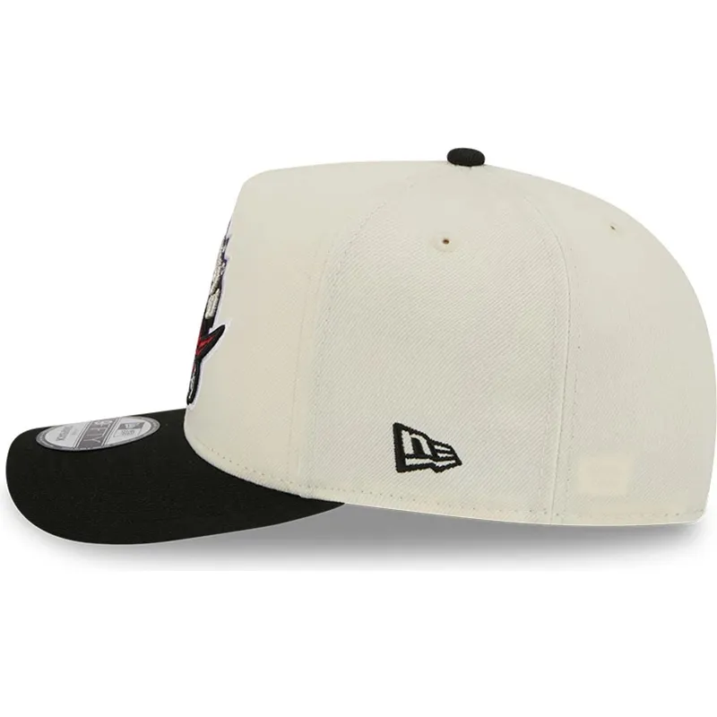siltovka-zaoblena-cierna-snapback-9fifty-a-frame-precurved-hardwood-classics-toronto-raptors-nba-new-era siltovka-zaoblena-cierna-snapback-9fifty-a-frame-precurved-hardwood-classics-toronto-raptors-nba-new-era