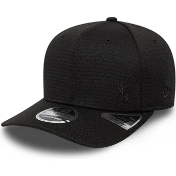 Cap zaoblená black snapback 9SEVENTY Stretch Snap Mesh Flawless New York Yankees MLB New Era