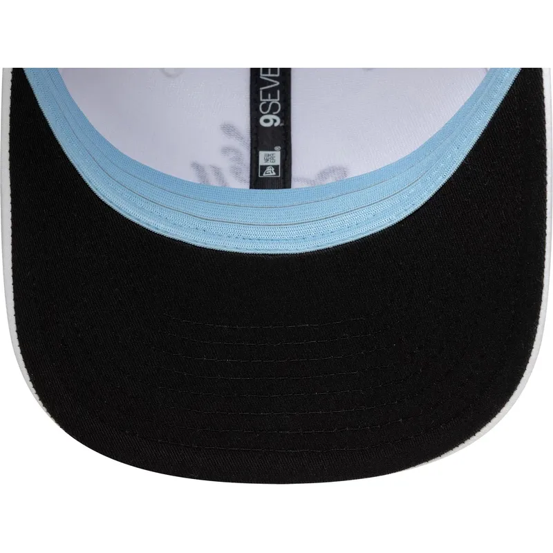siltovka-zaoblena-biely-snapback-9seventy-stretch-snap-technical-golf-new-era