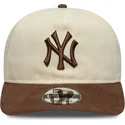 siltovka-zaoblena-hneda-nastavitelny-9fifty-a-frame-suede-visor-new-york-yankees-mlb-new-era