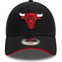 schwarze-verstellbare-curved-cap-9forty-microfibre-der-chicago-bulls-nba-von-new-era