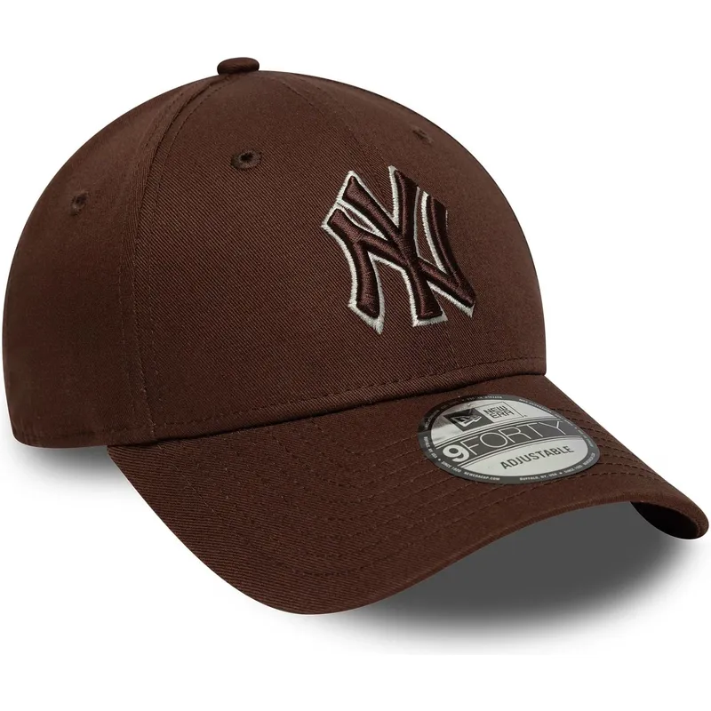 braune-verstellbare-curved-cap-mit-braunem-logo-9forty-outline-der-new-york-yankees-mlb-von-new-era