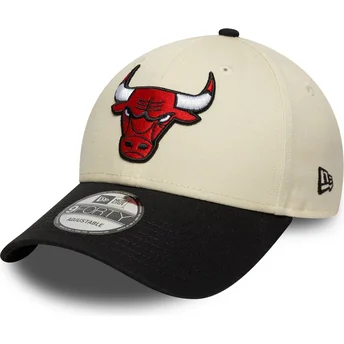 Gorra curva beige y negra ajustable 9FORTY Colour Block de Chicago Bulls NBA de New Era