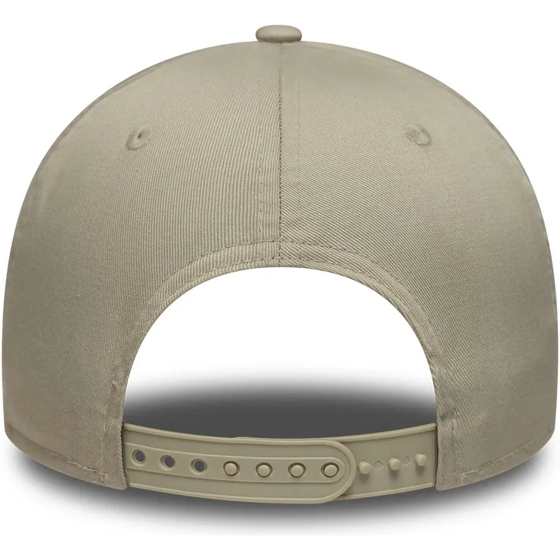 cap-zaoblena-beige-snapback-9forty-metallic-los-angeles-lakers-nba-new-era