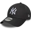 graue-verstellbare-curved-cap-9forty-league-essential-der-new-york-yankees-mlb-von-new-era