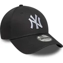 graue-verstellbare-curved-cap-9forty-league-essential-der-new-york-yankees-mlb-von-new-era