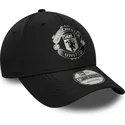 schwarze-verstellbare-curved-cap-9forty-reflective-von-manchester-united-football-club-premier-league-von-new-era