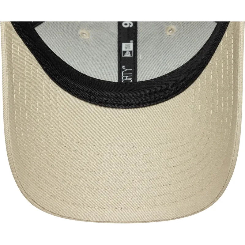 cap-zaoblena-beige-adjustable-strap-9forty-seasonal-racing-bulls-f1-team-formula-1-new-era