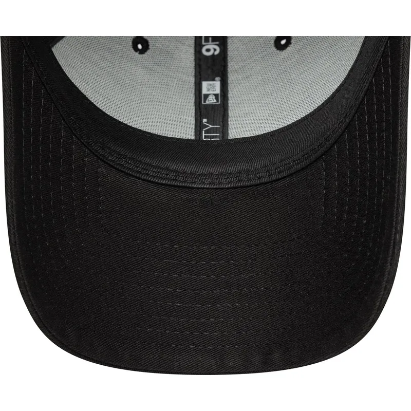 cap-zaoblena-black-adjustable-strap-9forty-seasonal-racing-bulls-f1-team-formula-1-new-era