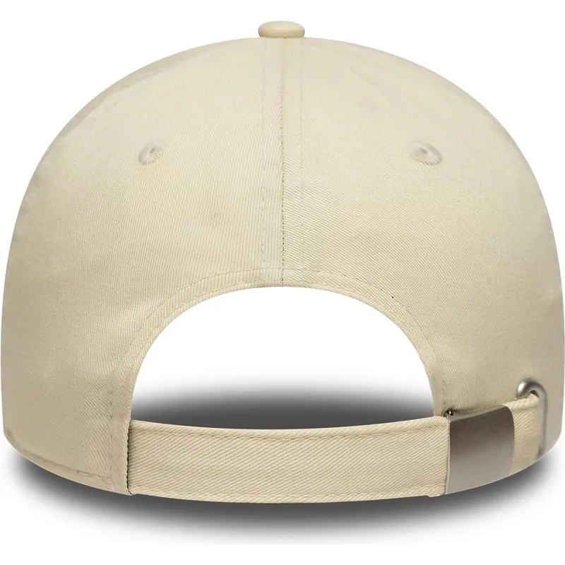 cap-zaoblena-beige-adjustable-strap-9forty-new-era