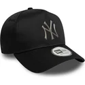 schwarze-gebogene-snapback-kappe-9forty-e-frame-metallic-der-new-york-yankees-mlb-von-new-era