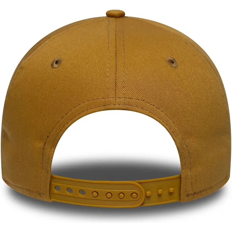 siltovky-zaoblena-hneda-snapback-9forty-e-frame-league-essential-new-york-yankees-mlb-new-era