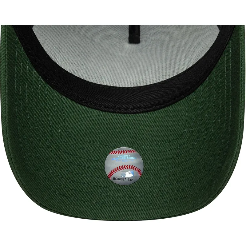 cap-zaoblena-green-snapback-9forty-e-frame-league-essential-new-york-yankees-mlb-new-era