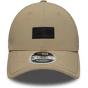 cap-zaoblena-beige-adjustable-strap-9forty-m-crown-new-era