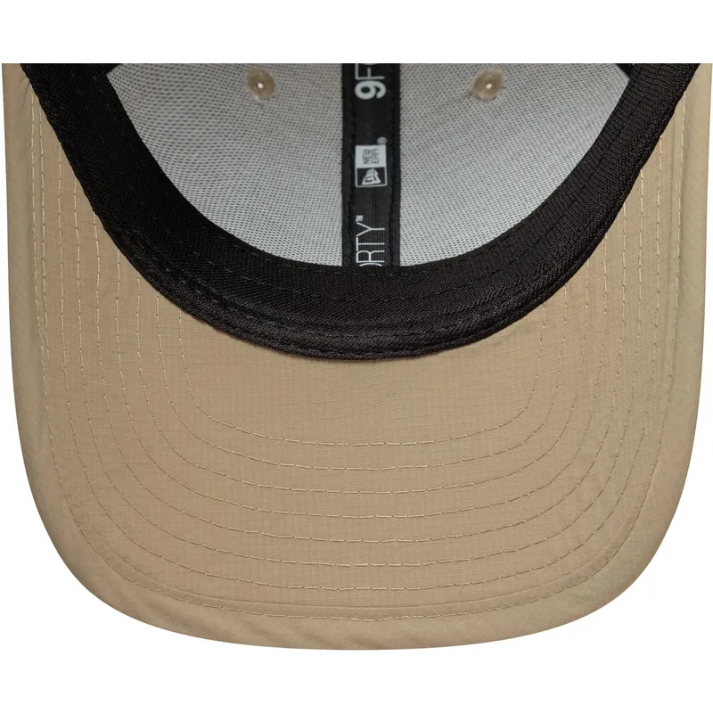 cap-zaoblena-beige-adjustable-strap-9forty-m-crown-new-era