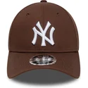 siltovka-zaoblena-hneda-snapback-9forty-m-crown-new-york-yankees-mlb-new-era