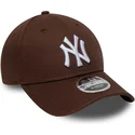 braune-gebogene-snapback-kappe-9forty-m-crown-der-new-york-yankees-mlb-von-new-era