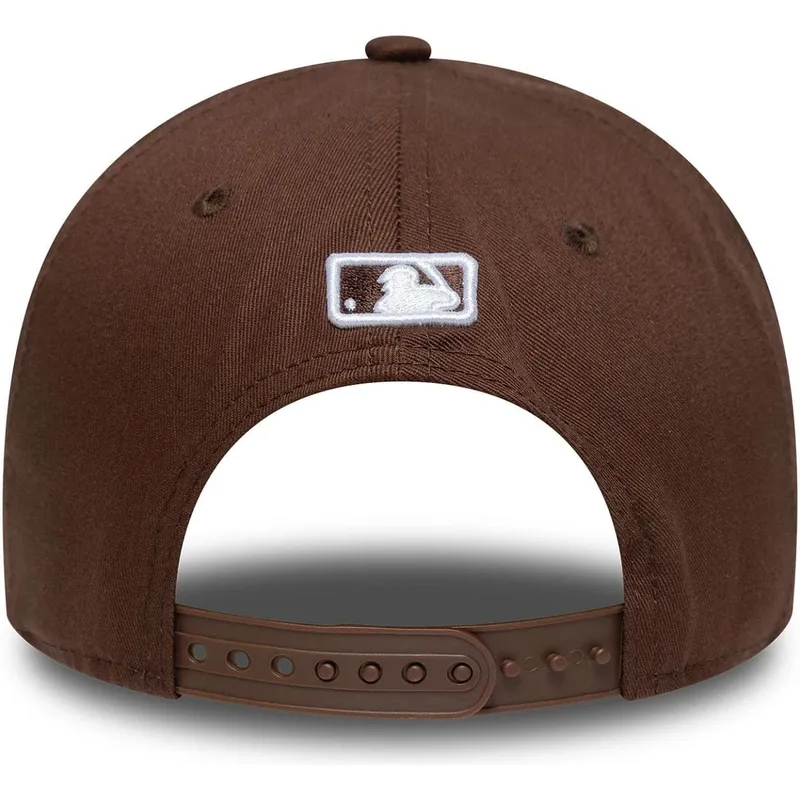 gorra-curva-marron-snapback-9forty-m-crown-de-new-york-yankees-mlb-de-new-era