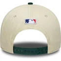 beige-und-grune-gebogene-snapback-kappe-9forty-m-crown-von-oakland-athletics-mlb-von-new-era