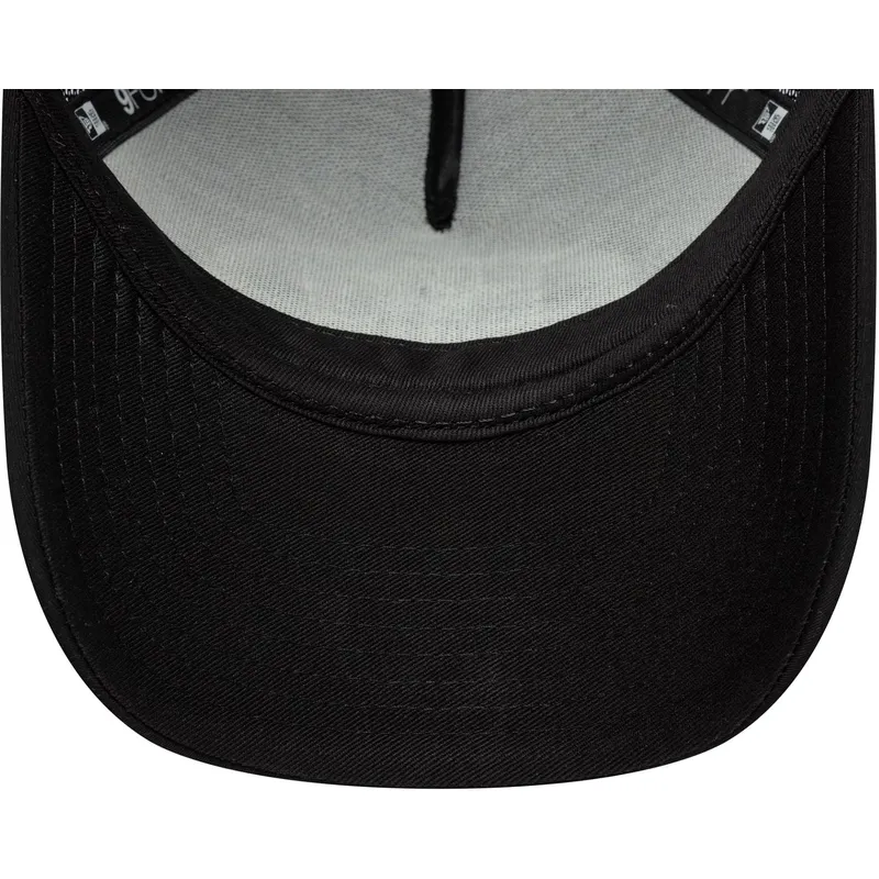 siltovky-zaoblena-kamionista-cierna-snapback-9forty-m-crown-graphic-new-era