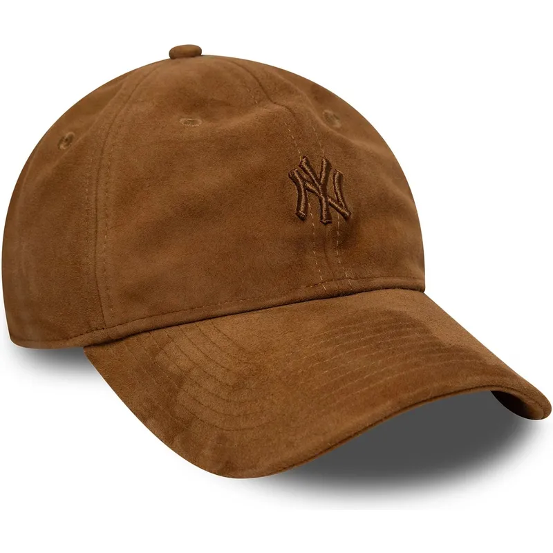 braune-verstellbare-curved-cap-mit-braunem-logo-9twenty-suede-der-new-york-yankees-mlb-von-new-era