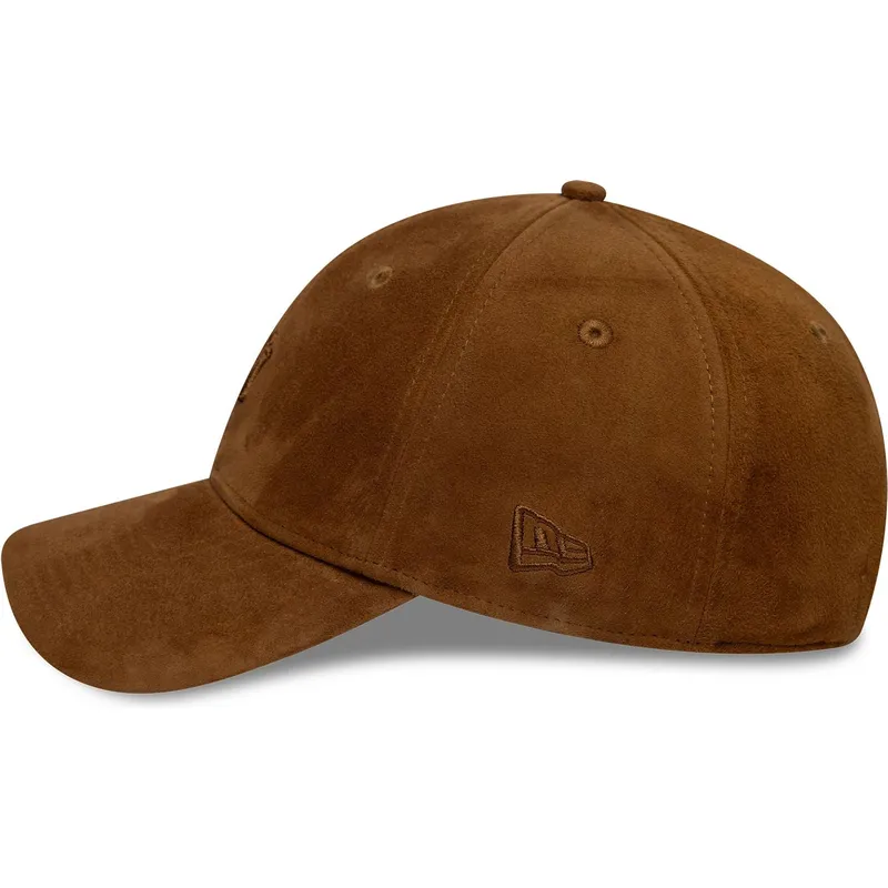 gorra-curva-marron-ajustable-con-logo-marron-9twenty-suede-de-new-york-yankees-mlb-de-new-era