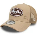 siltovka-zaoblena-hneda-snapback-a-frame-oval-canvas-distress-new-era