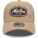 siltovka-zaoblena-hneda-snapback-a-frame-oval-canvas-distress-new-era